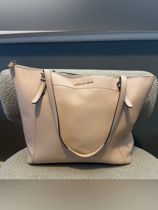 Michael Kors Handbags - Michael Kors Pale Blush Saffiano Tote
